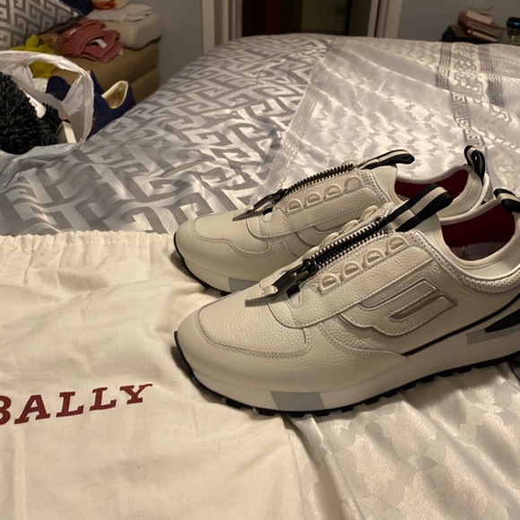 Bally - Picture 6 of 16
